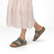 Carrie – Eleganza Fresca in Blu Stile
