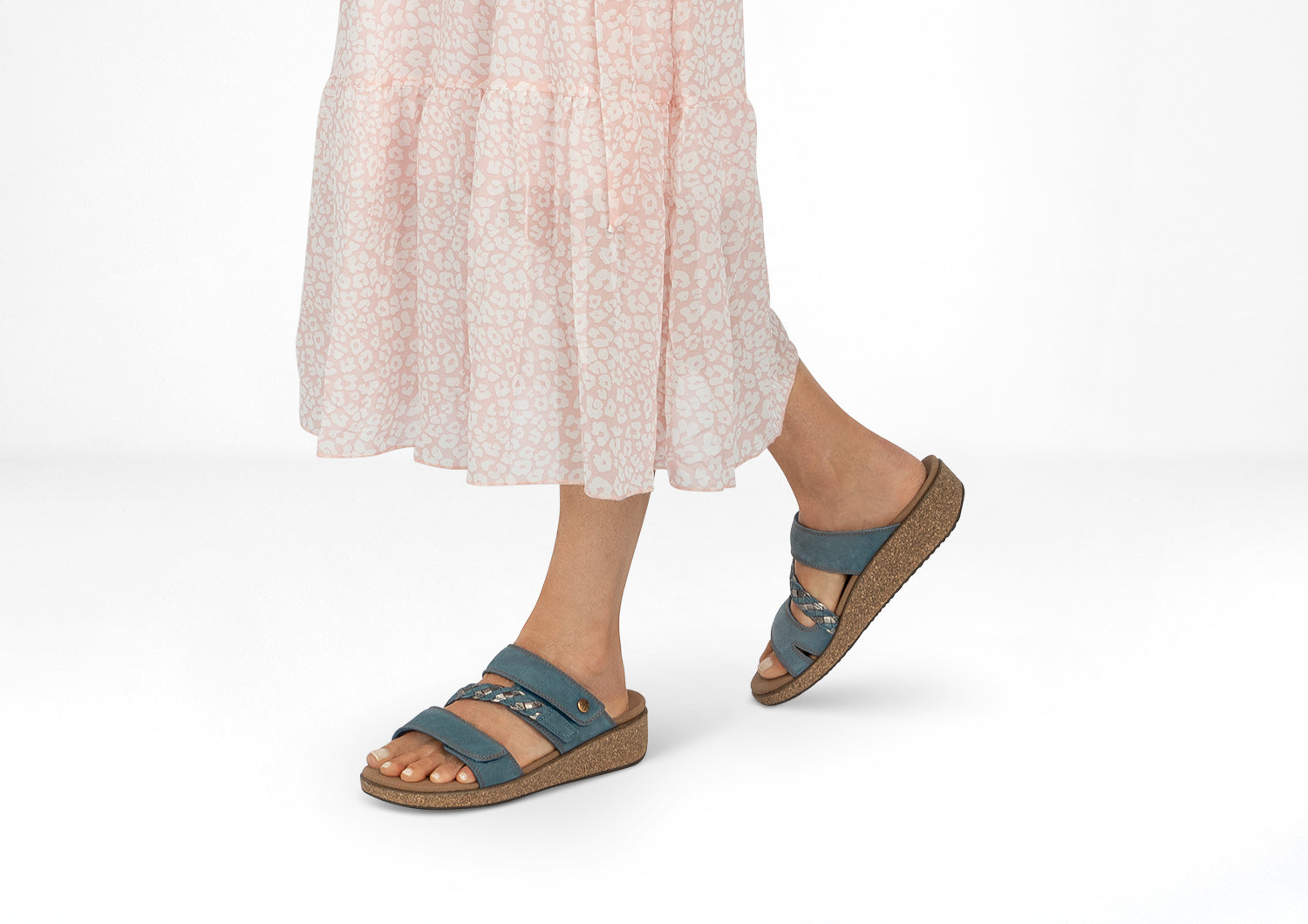 Carrie – Eleganza Fresca in Blu Stile