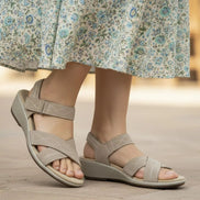 Holly – Eleganza Calda in Morbido Taupe